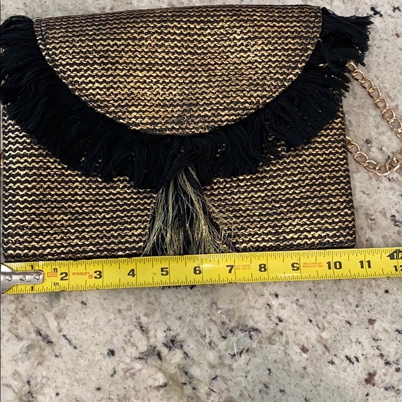 Gold and Black Woven bag. Tassel accents. - Picture 6 of 6